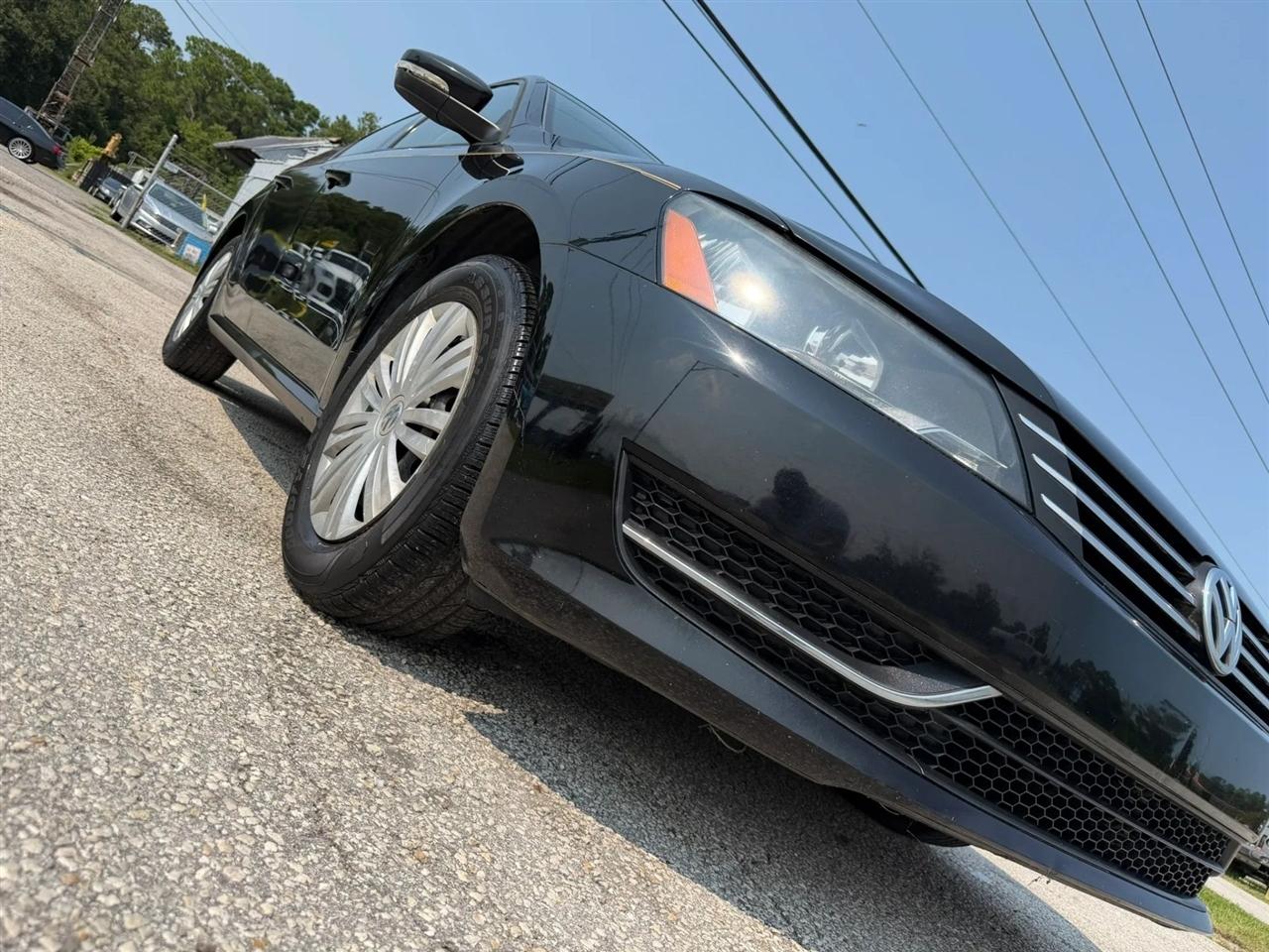 Volkswagen Passat 1.8T S AT 2014
