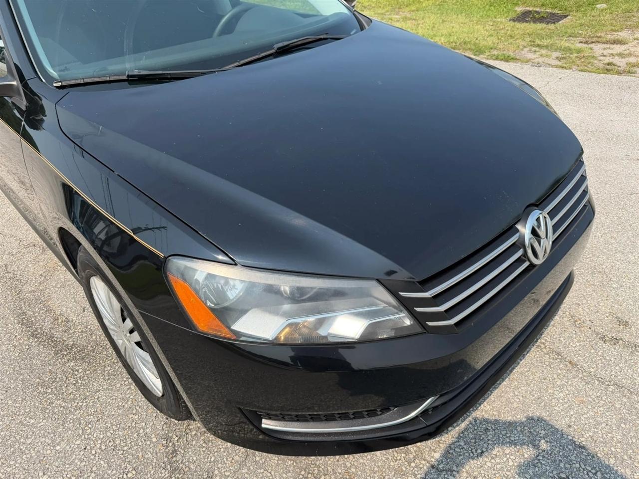 Volkswagen Passat 1.8T S AT 2014