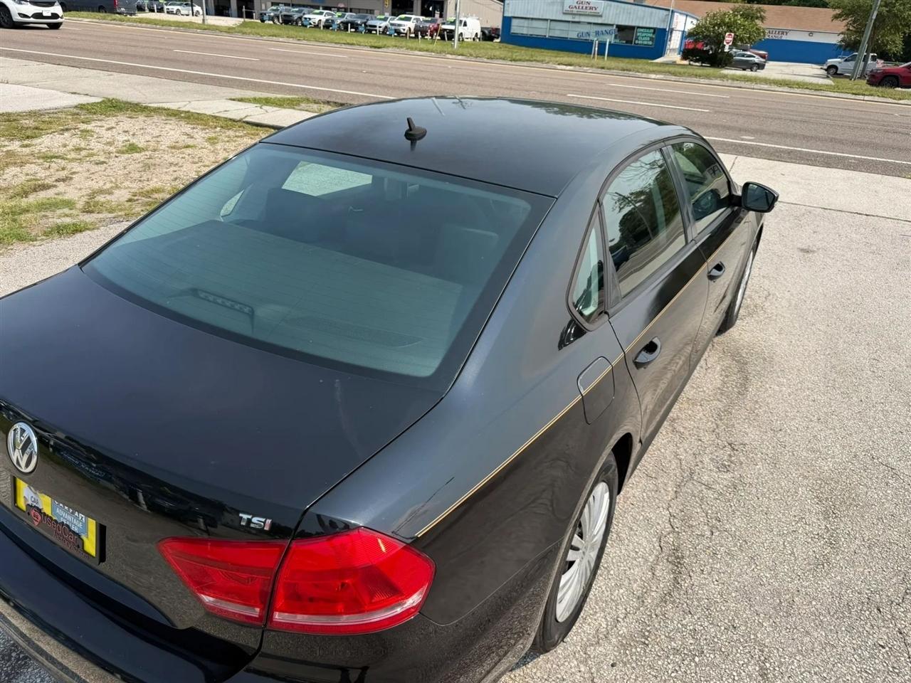 Volkswagen Passat 1.8T S AT 2014