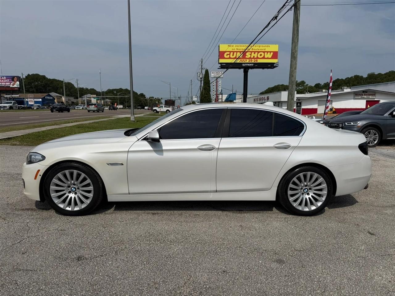 BMW 5-Series 528i 2015
