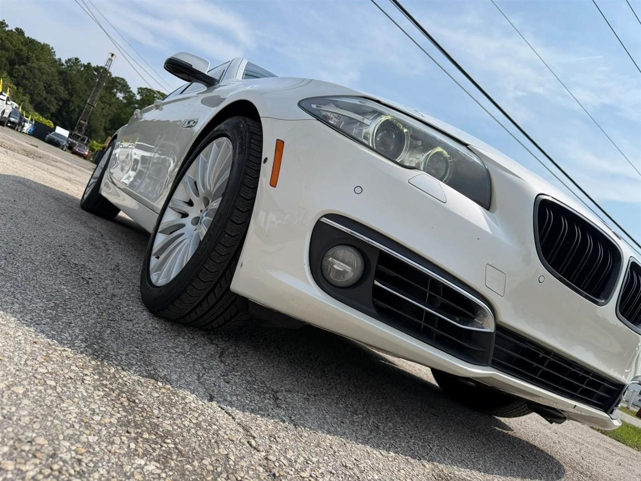 BMW 5-Series 528i 2015