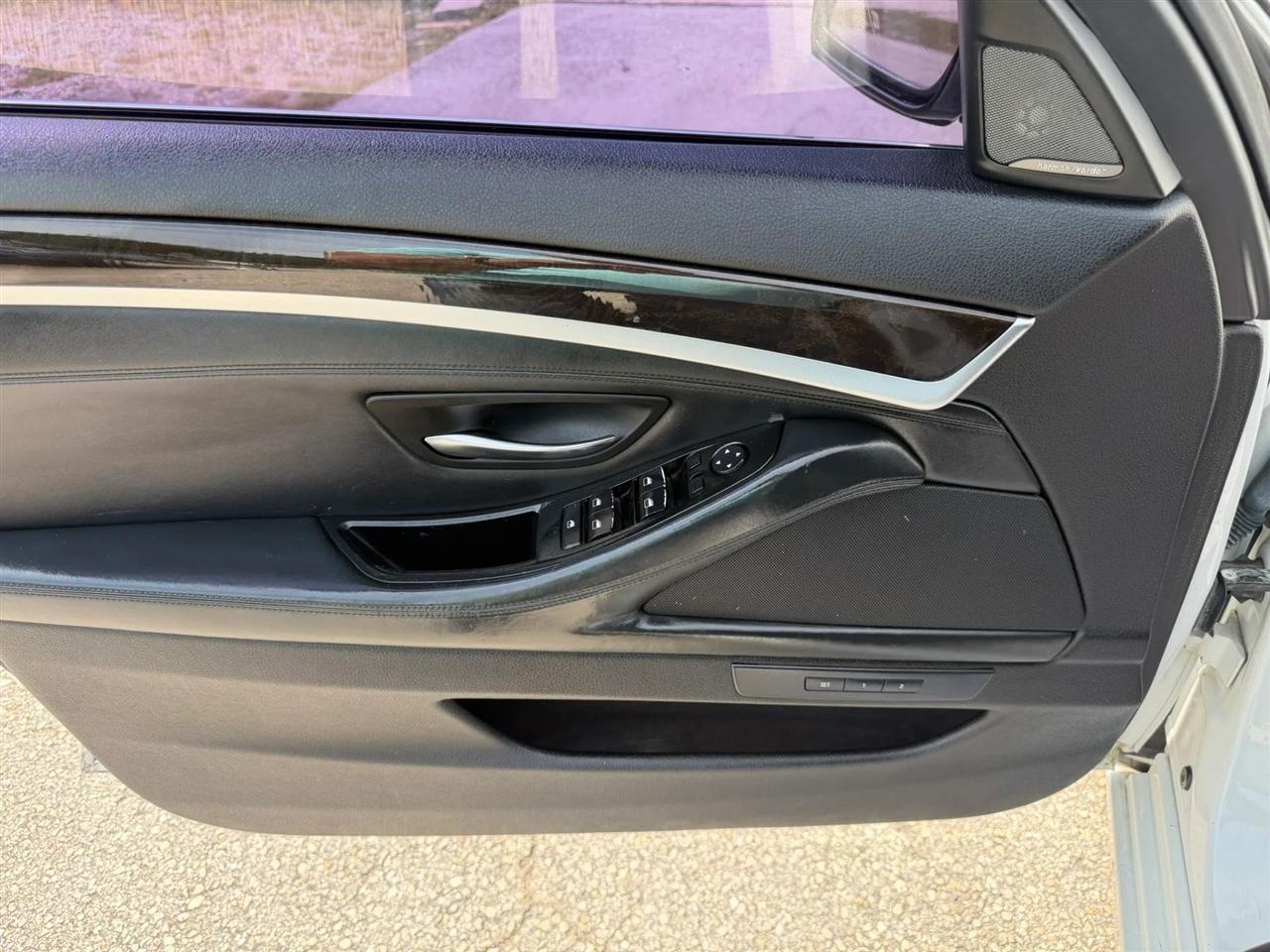 BMW 5-Series 528i 2015