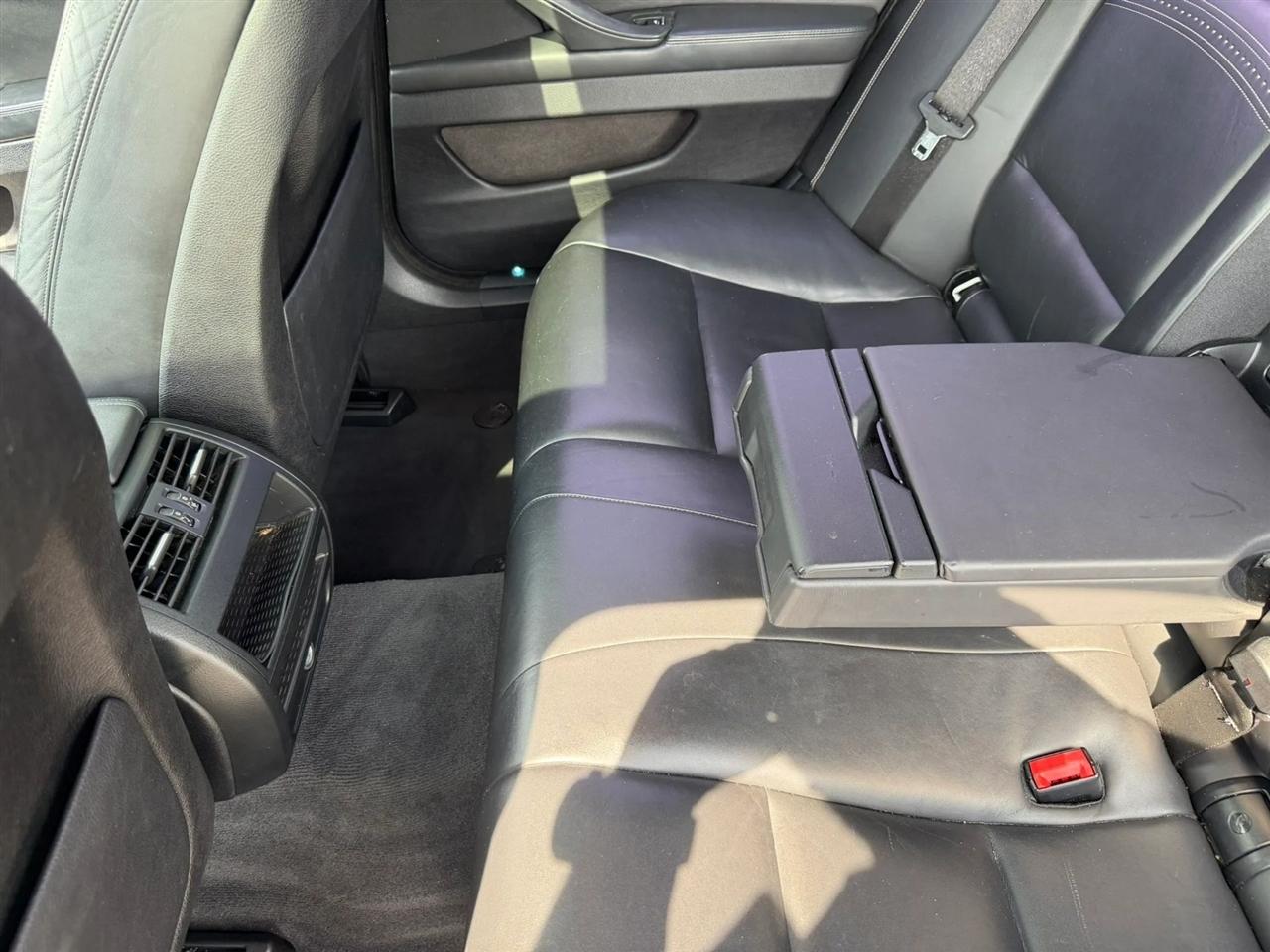 BMW 5-Series 528i 2015