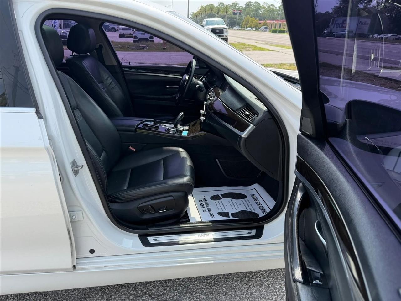BMW 5-Series 528i 2015
