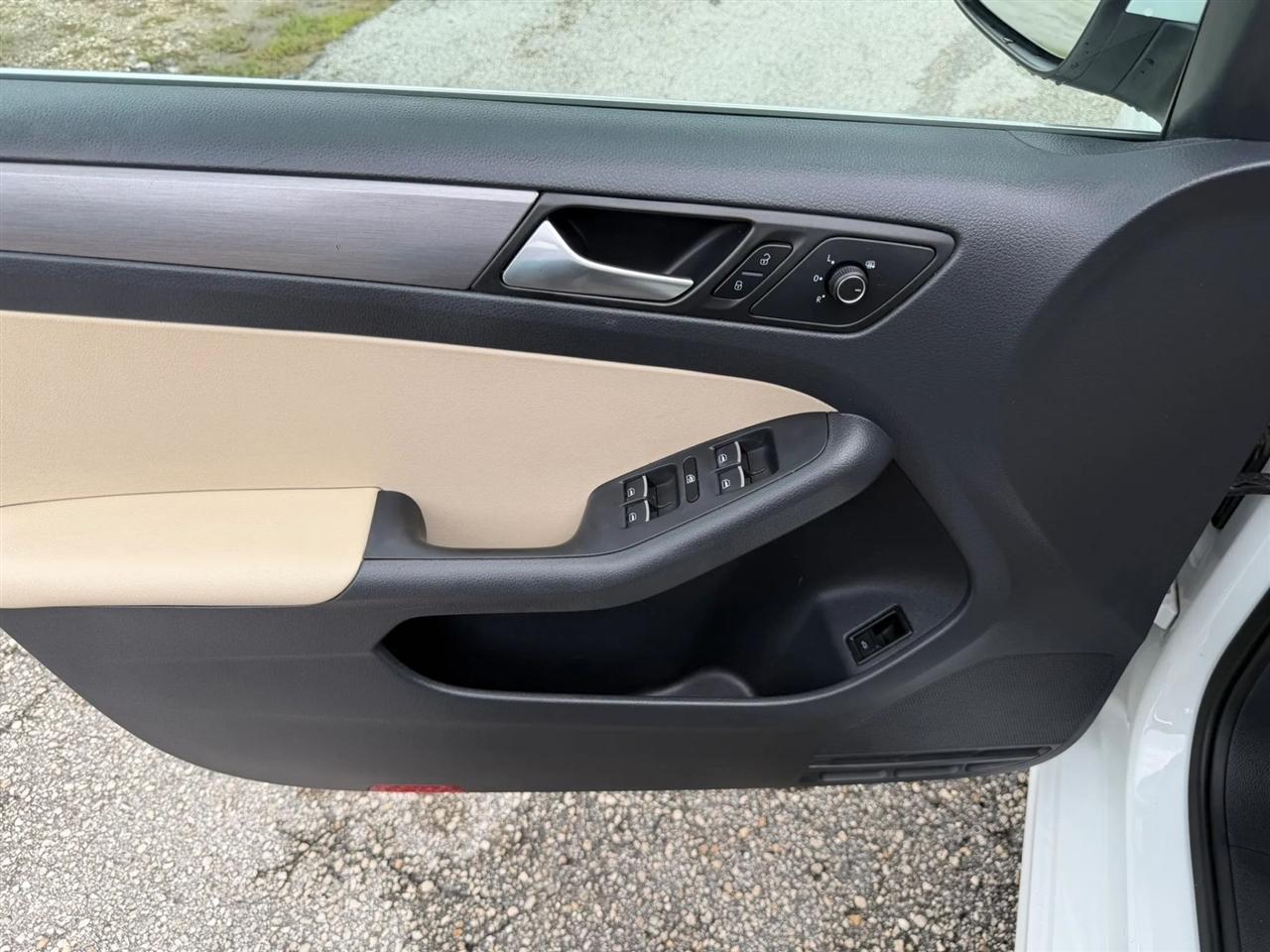 Volkswagen Jetta TDI S 6A 2015