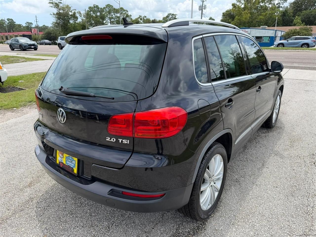 Volkswagen Tiguan S 2012