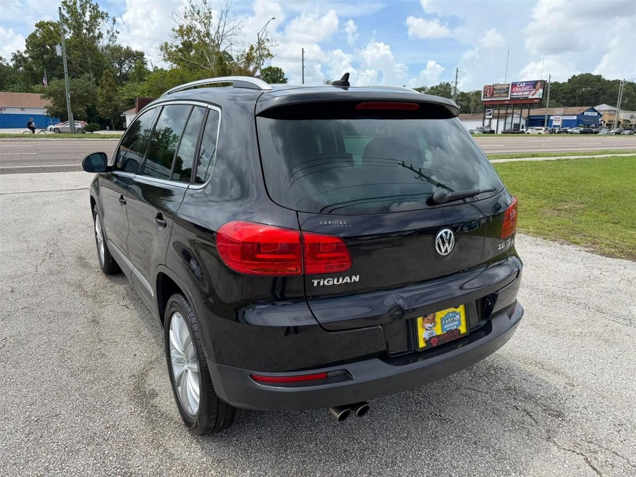 Volkswagen Tiguan S 2012