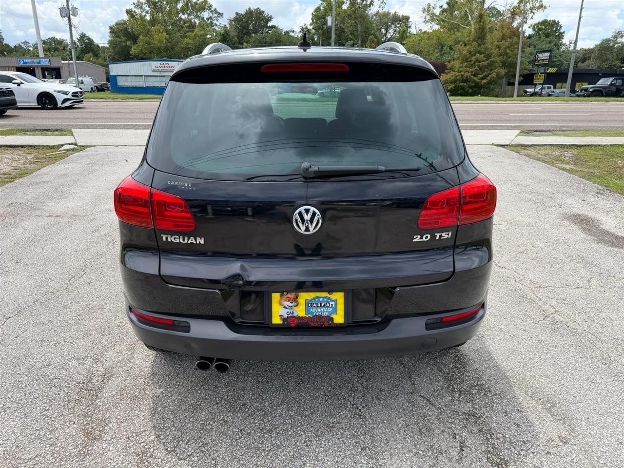 Volkswagen Tiguan S 2012