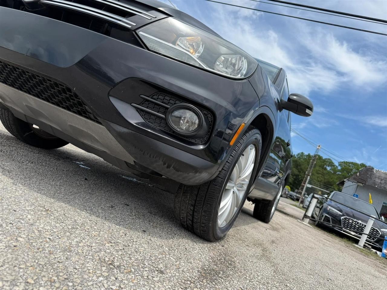 Volkswagen Tiguan S 2012