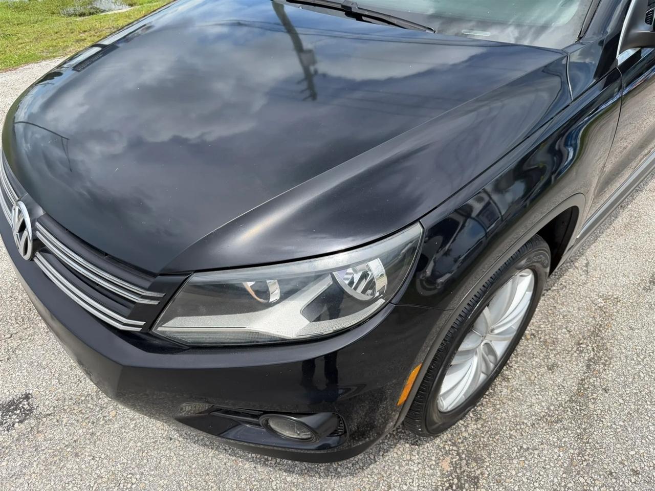 Volkswagen Tiguan S 2012