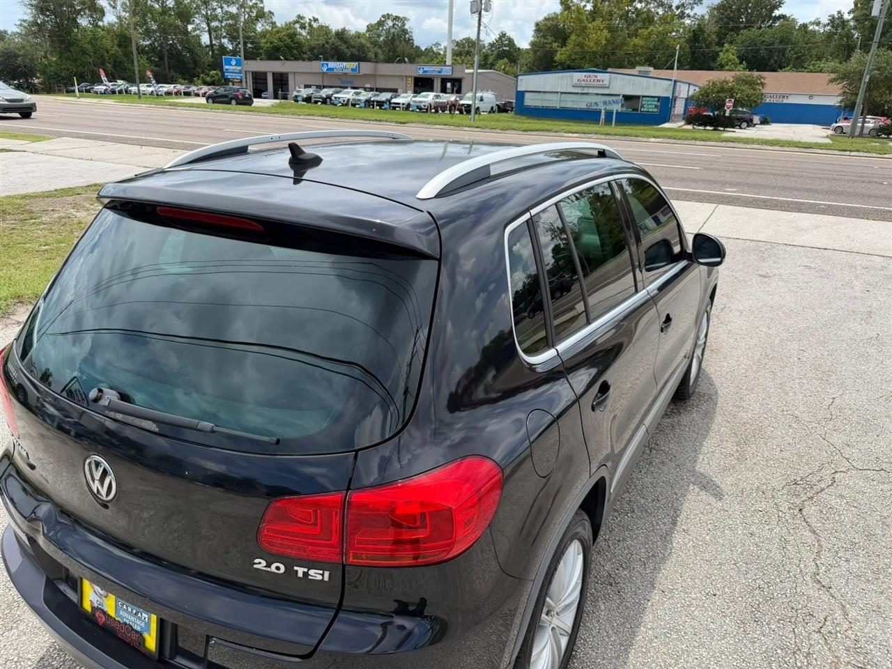 Volkswagen Tiguan S 2012
