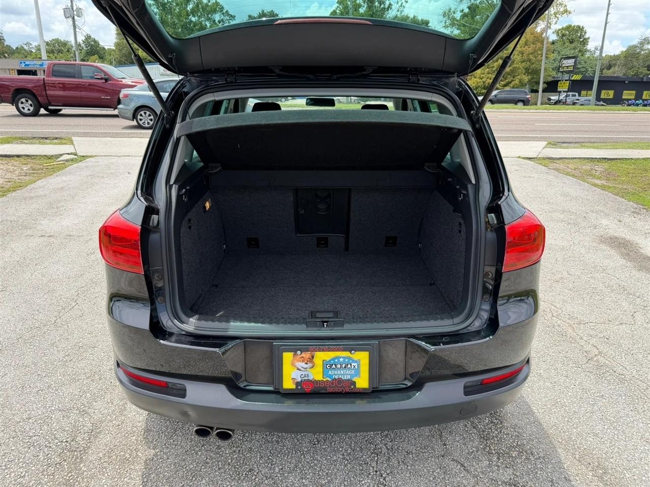 Volkswagen Tiguan S 2012