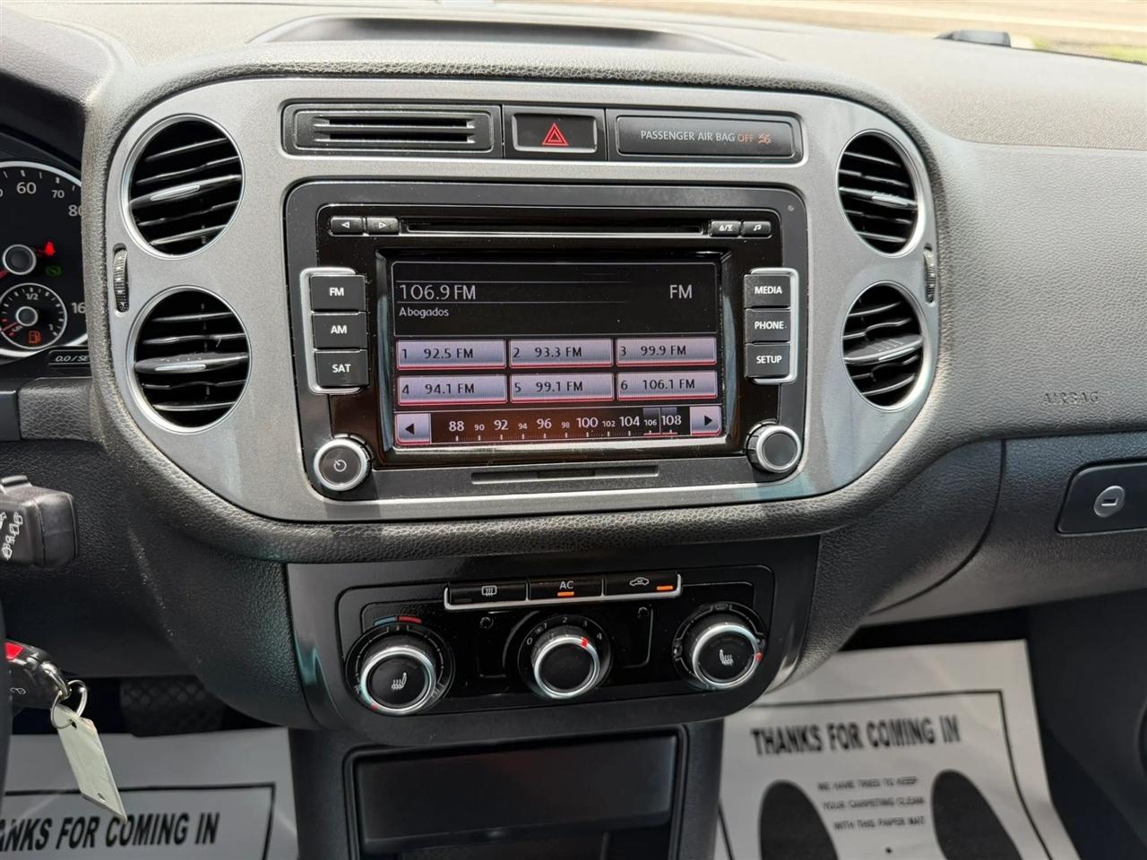 Volkswagen Tiguan S 2012