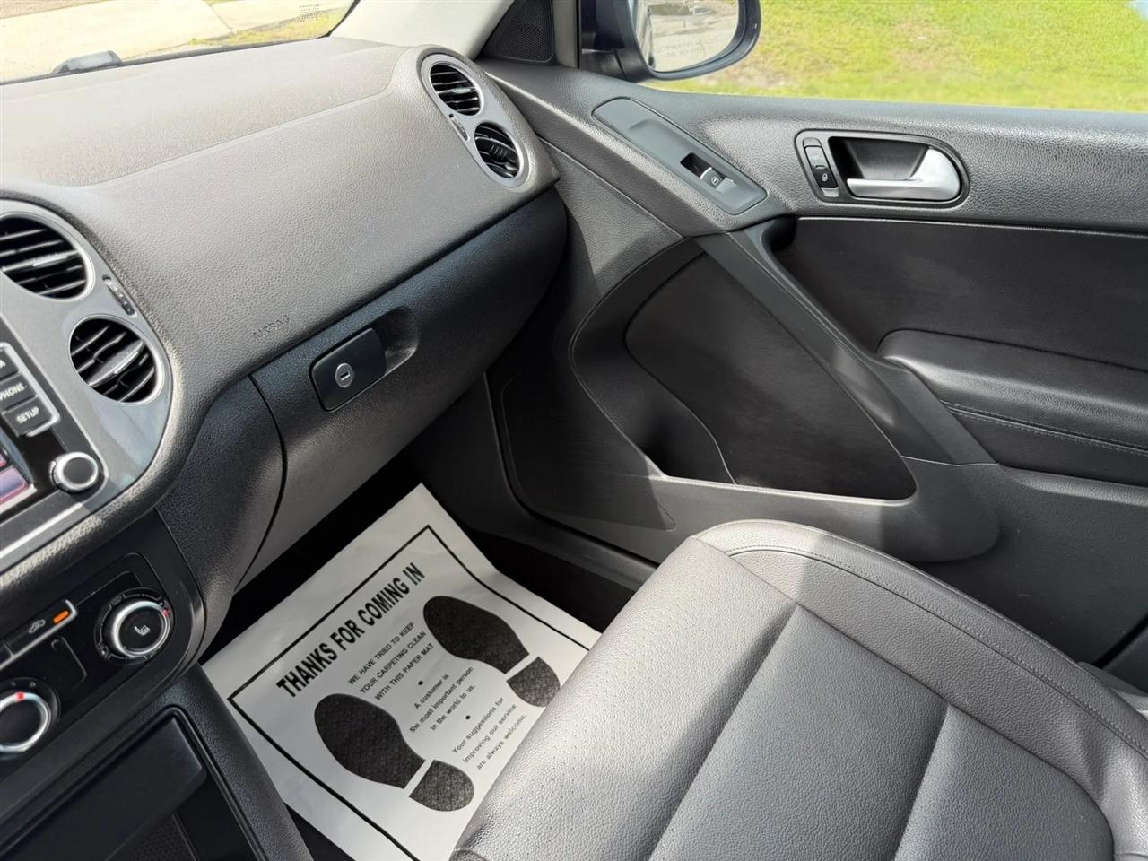 Volkswagen Tiguan S 2012