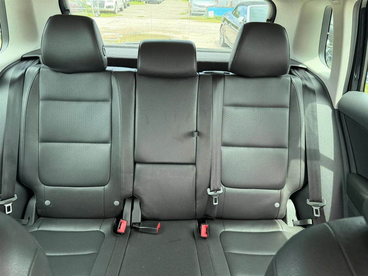 Volkswagen Tiguan S 2012