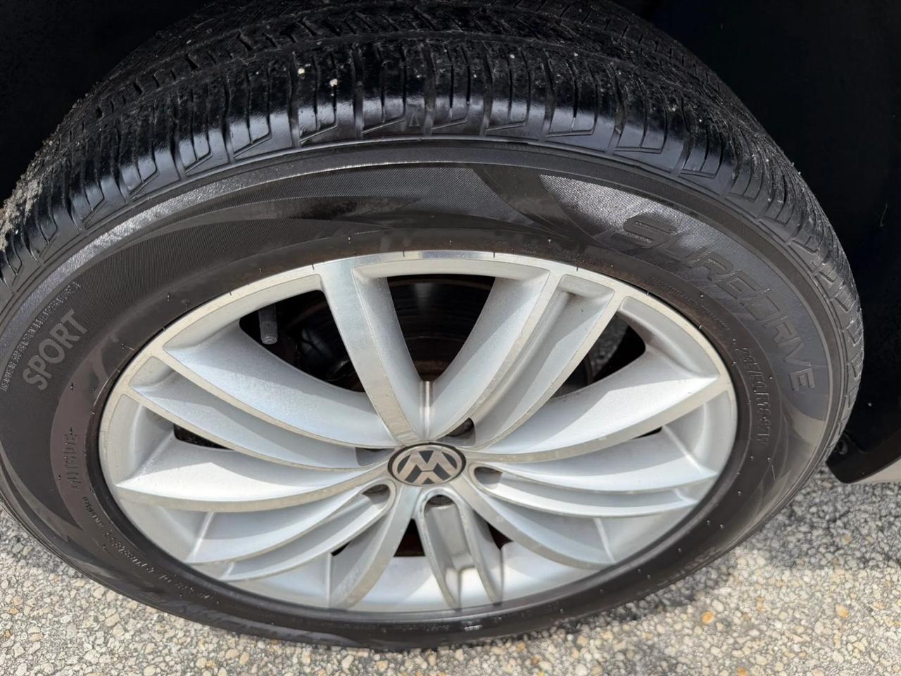 Volkswagen Tiguan S 2012
