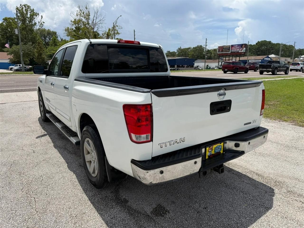 Nissan Titan SV Crew Cab 2WD 2014
