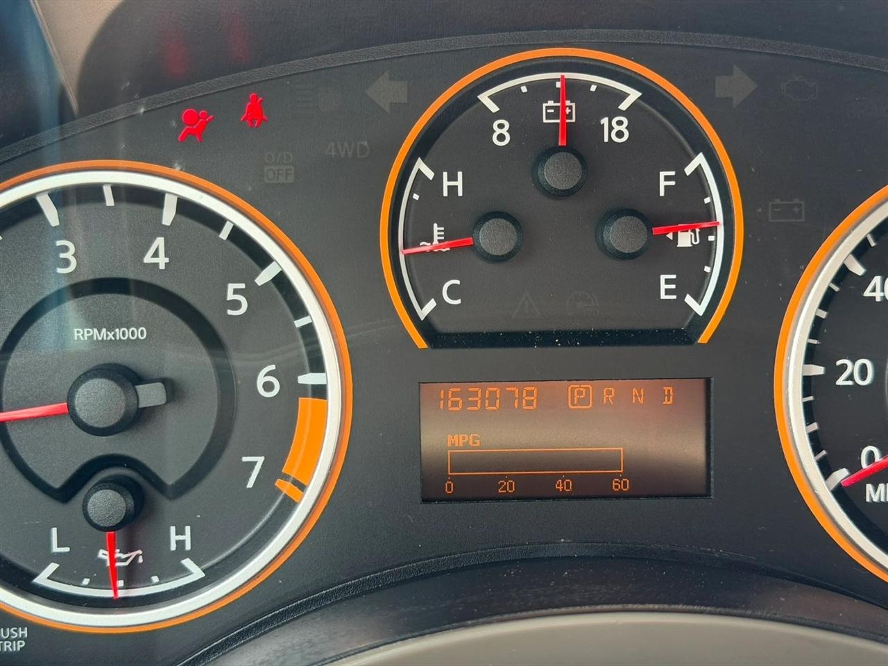 Nissan Titan SV Crew Cab 2WD 2014