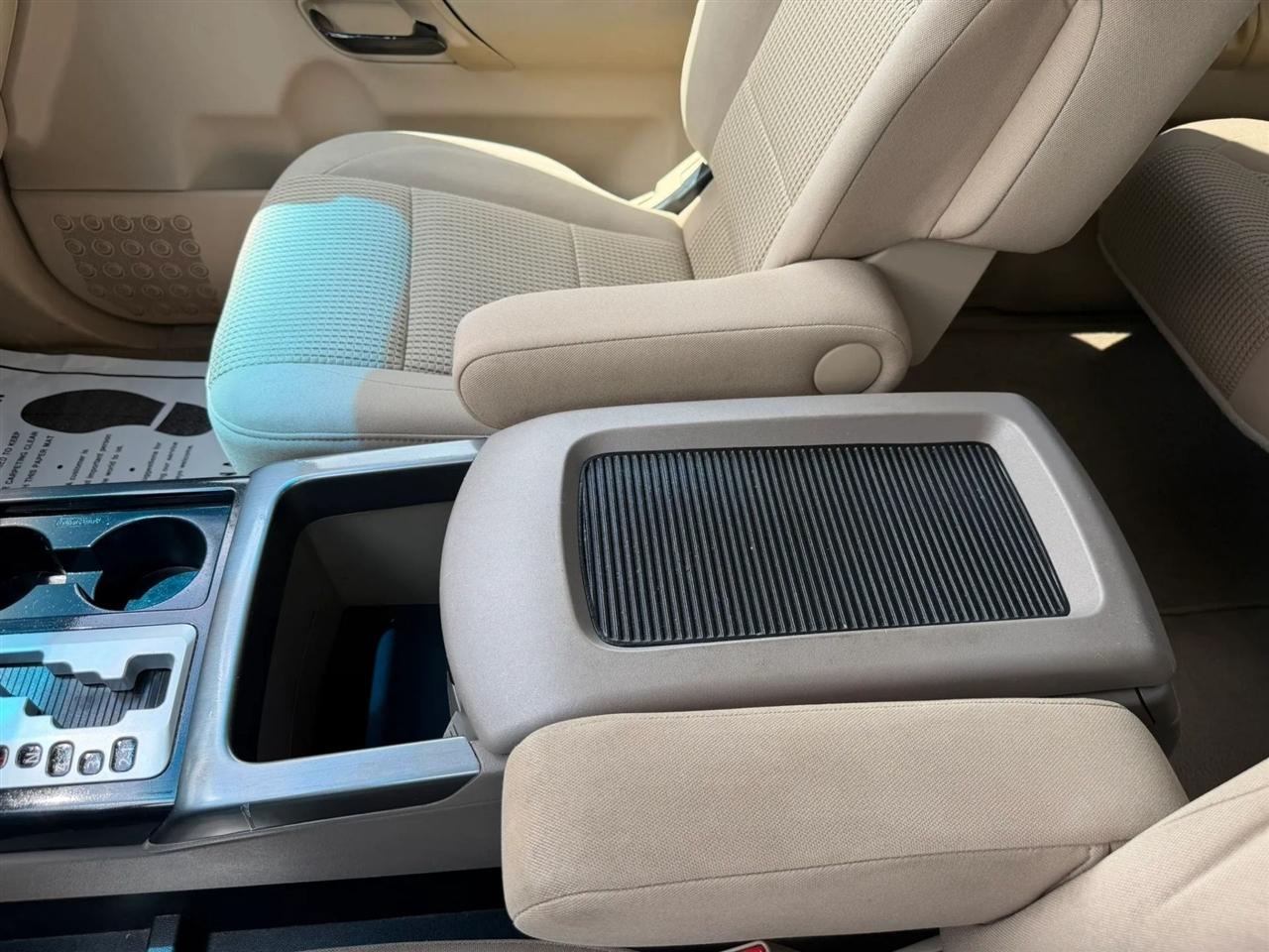 Nissan Titan SV Crew Cab 2WD 2014