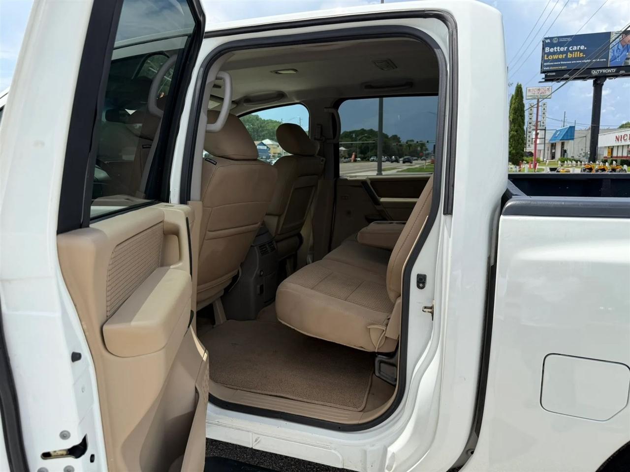 Nissan Titan SV Crew Cab 2WD 2014