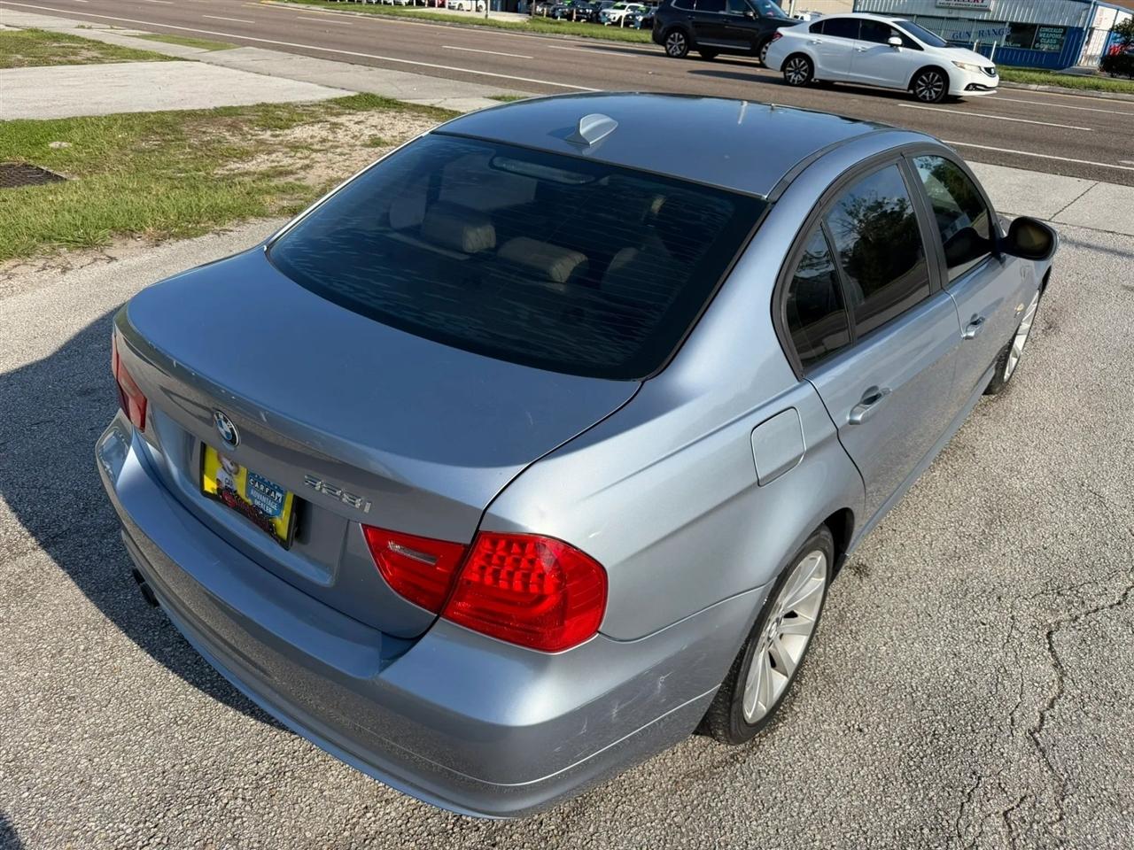 BMW 3-Series 328i xDrive 2011
