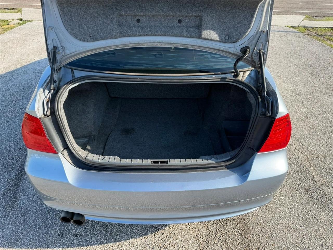 BMW 3-Series 328i xDrive 2011