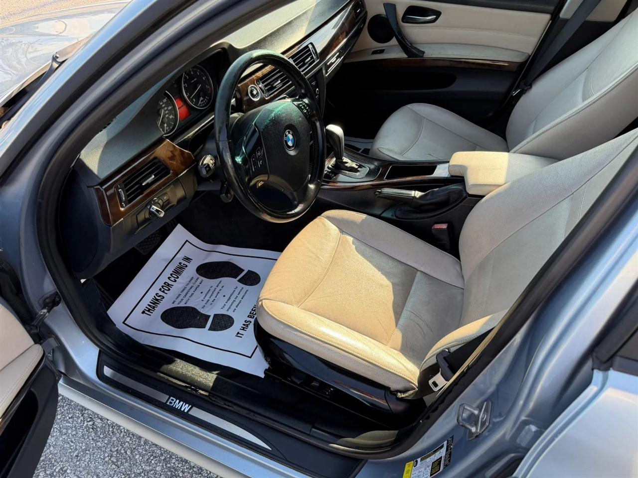 BMW 3-Series 328i xDrive 2011
