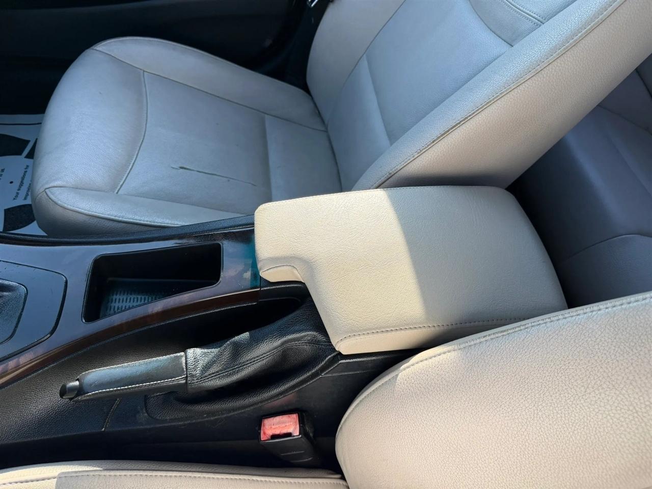 BMW 3-Series 328i xDrive 2011