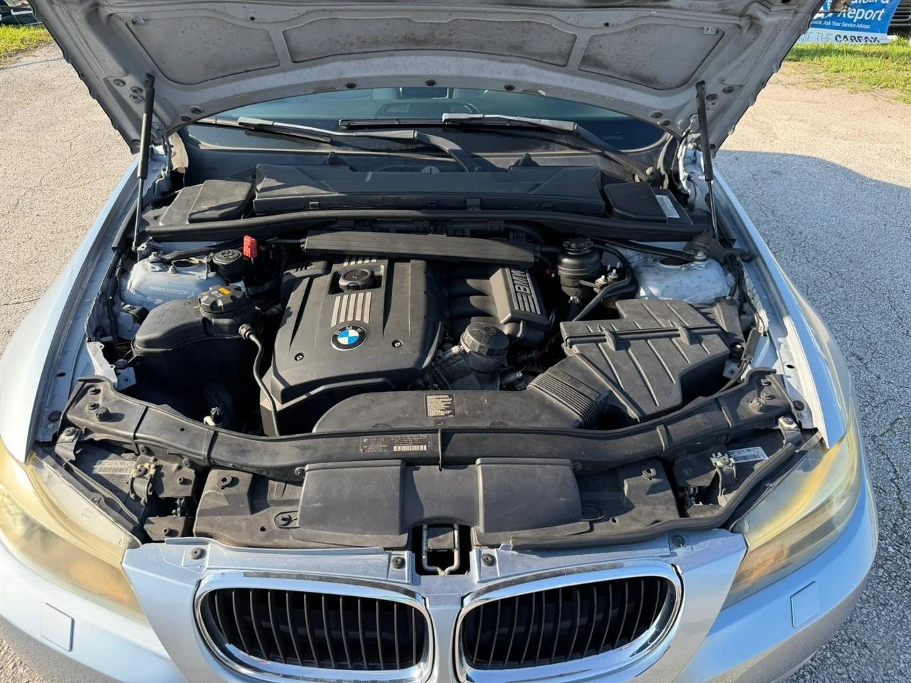 BMW 3-Series 328i xDrive 2011