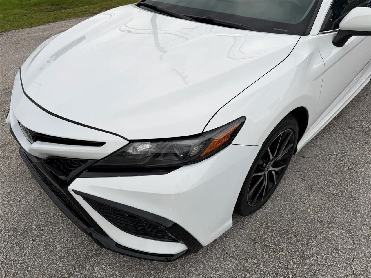 Toyota Camry SE 2021