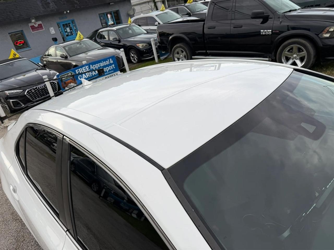 Toyota Camry SE 2021