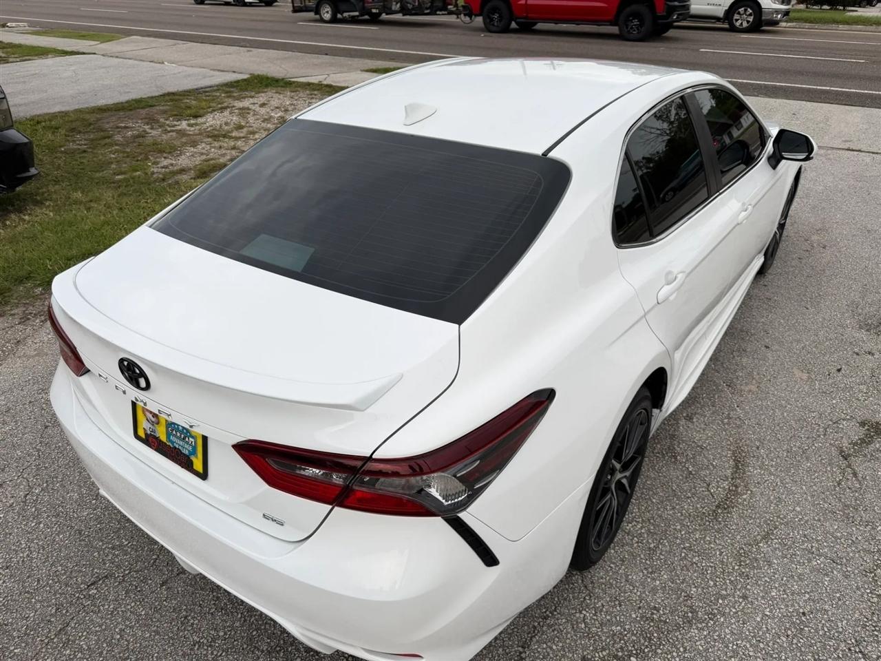 Toyota Camry SE 2021