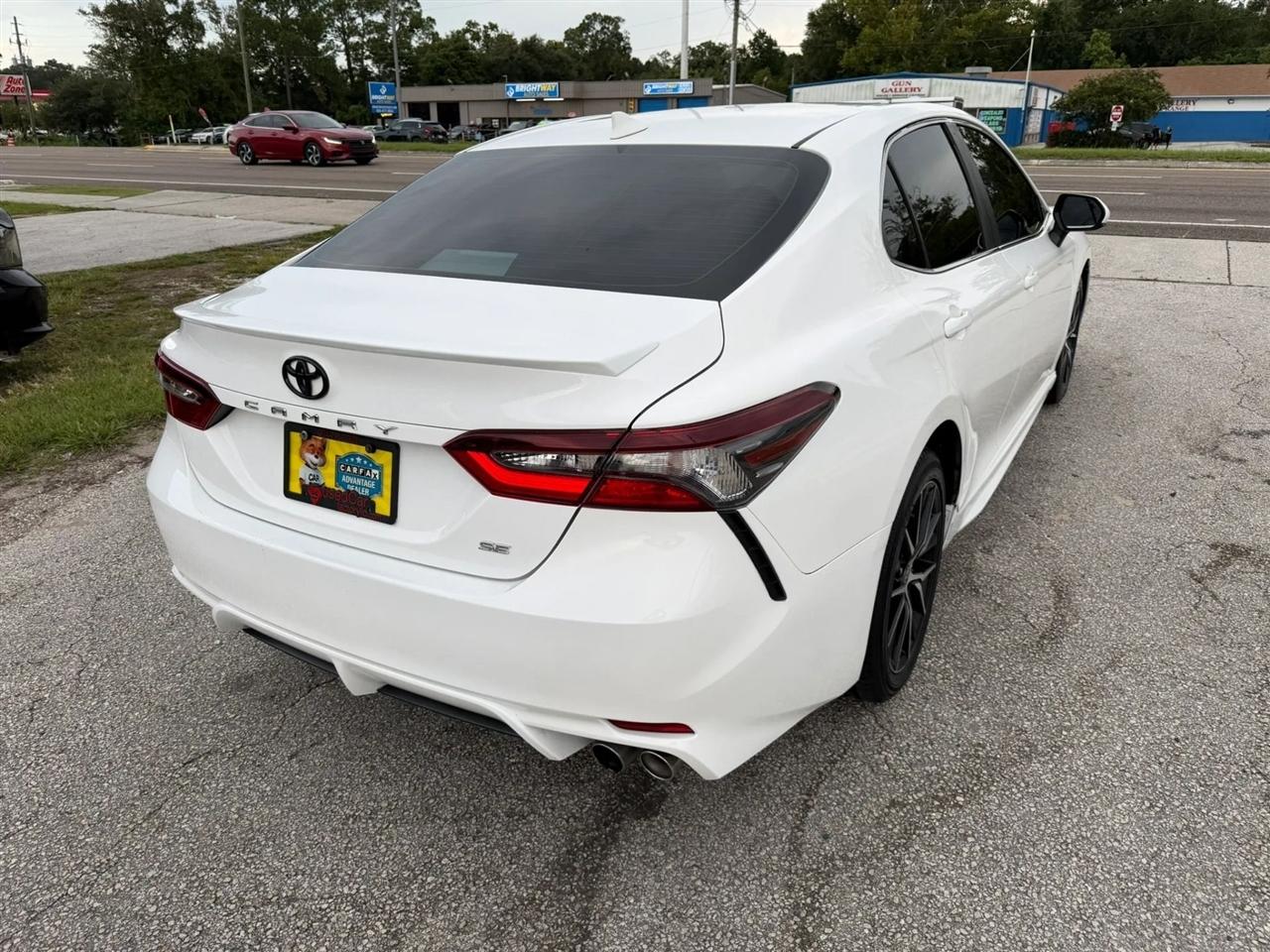 Toyota Camry SE 2021
