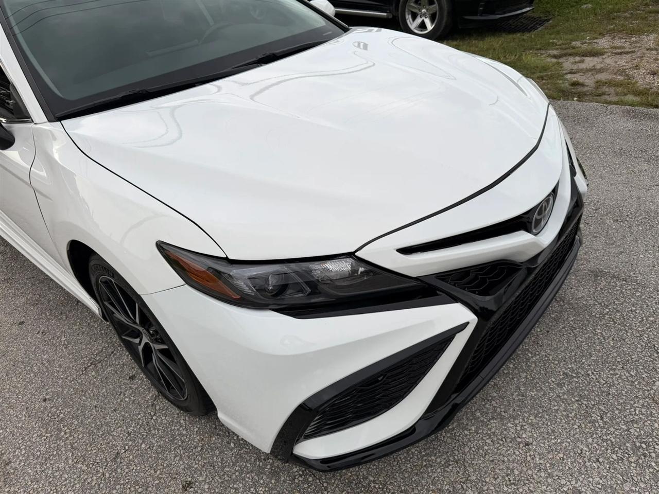 Toyota Camry SE 2021