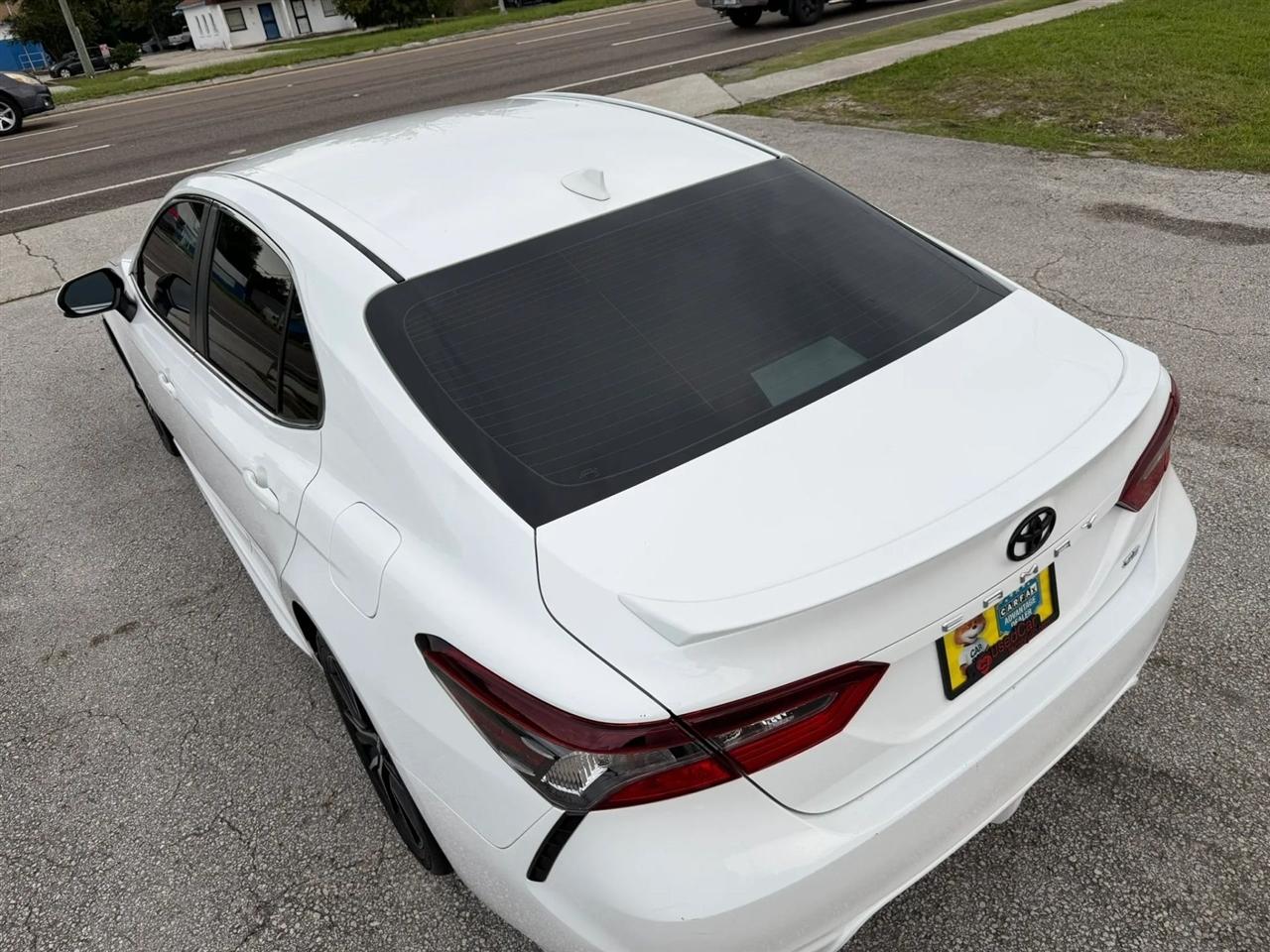 Toyota Camry SE 2021