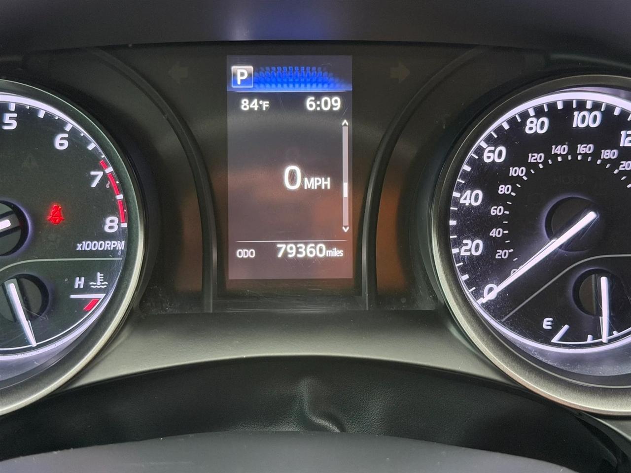 Toyota Camry SE 2021