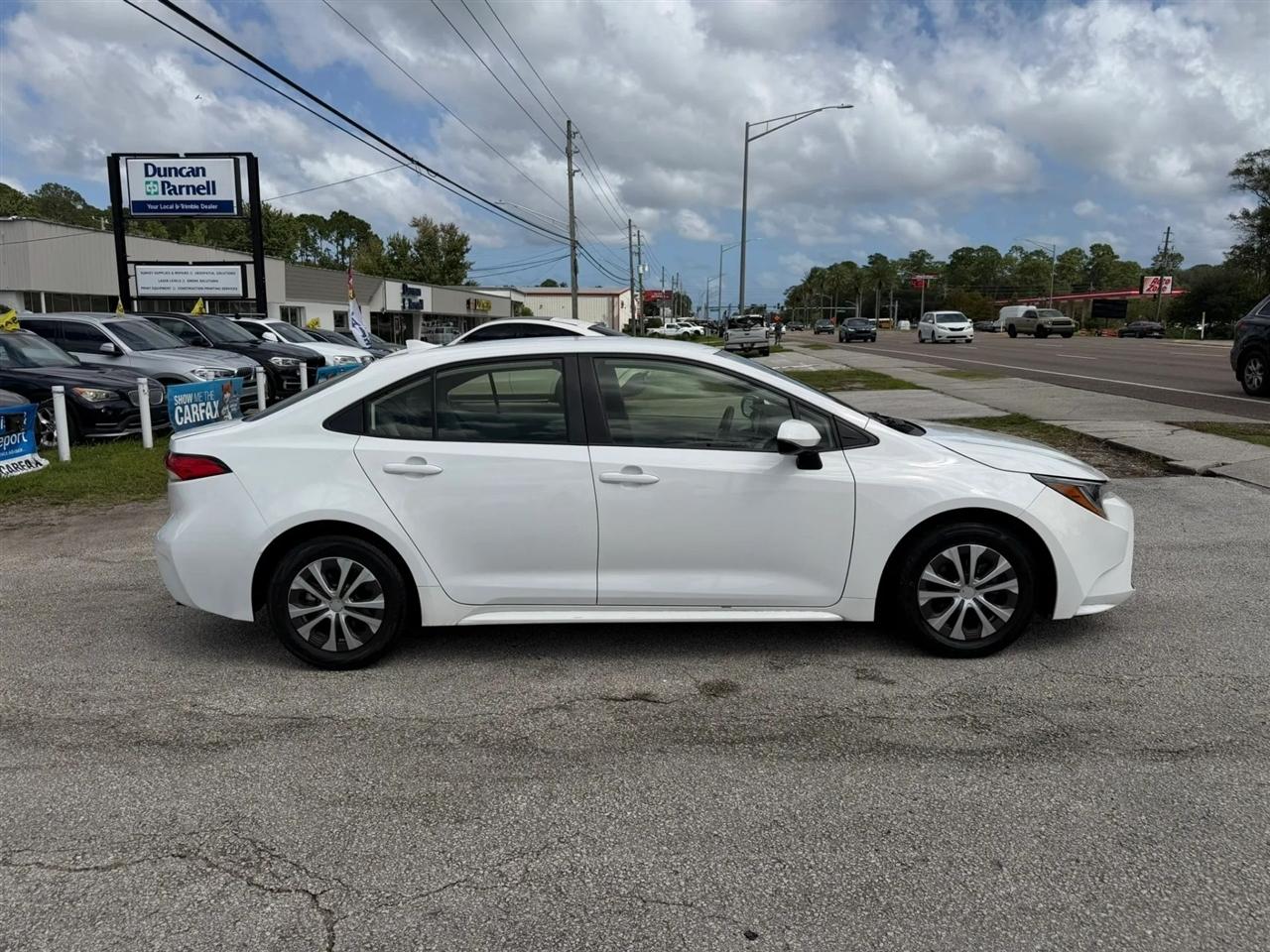 Toyota Corolla LE Hybrid 2022