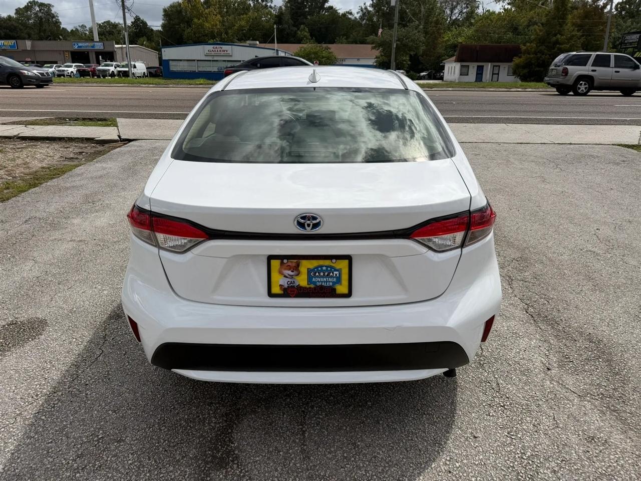 Toyota Corolla LE Hybrid 2022