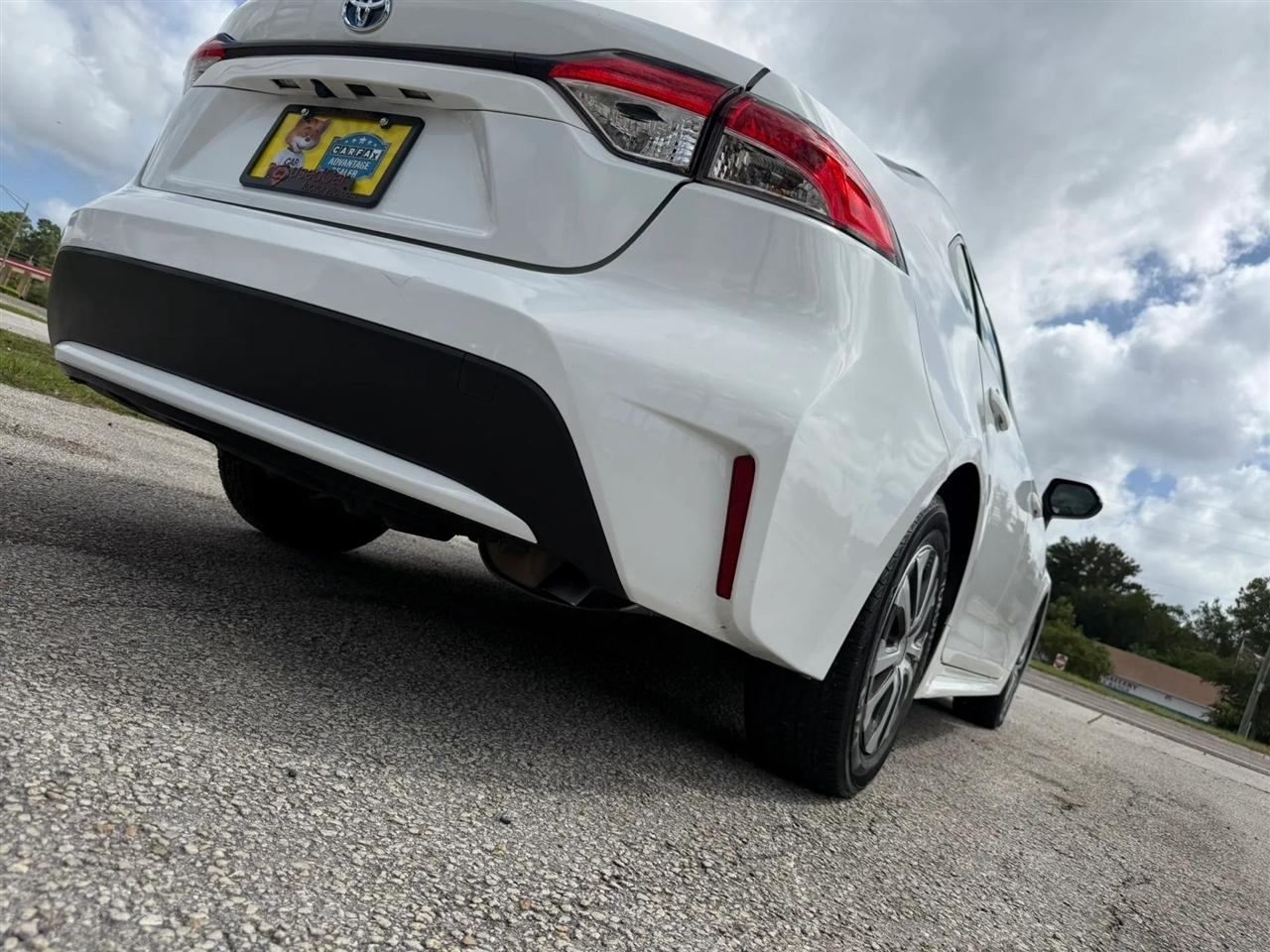 Toyota Corolla LE Hybrid 2022