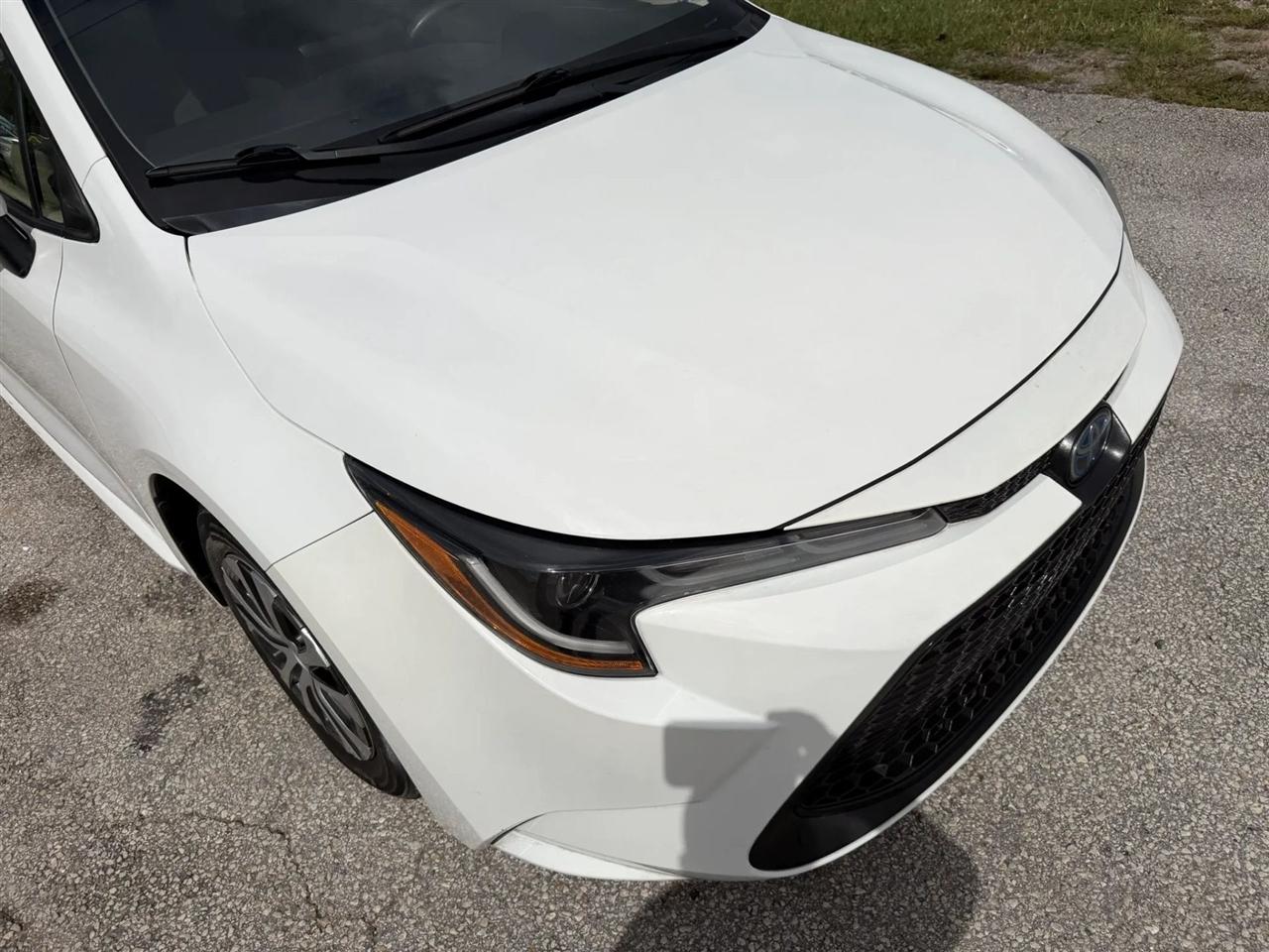 Toyota Corolla LE Hybrid 2022