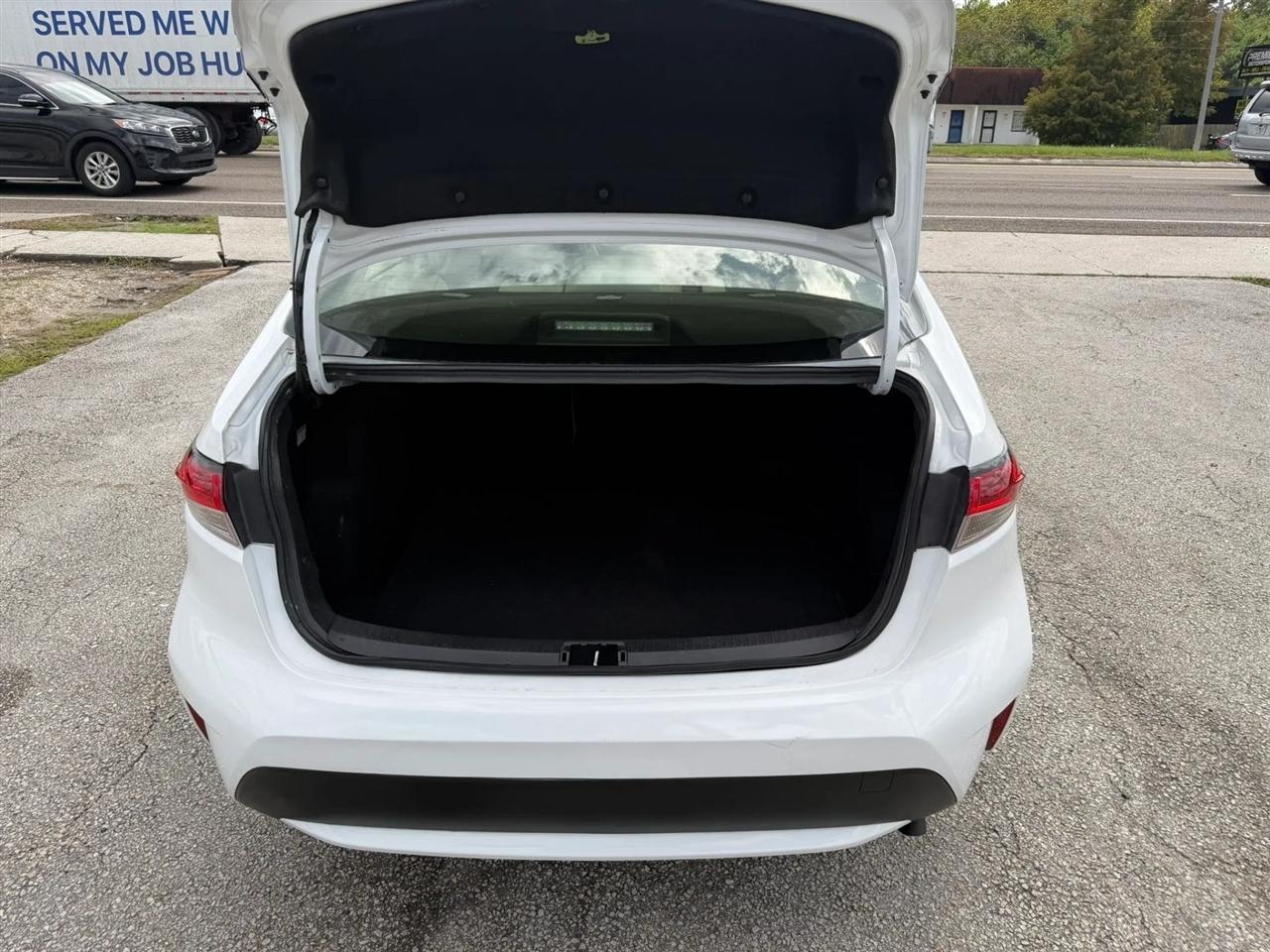 Toyota Corolla LE Hybrid 2022