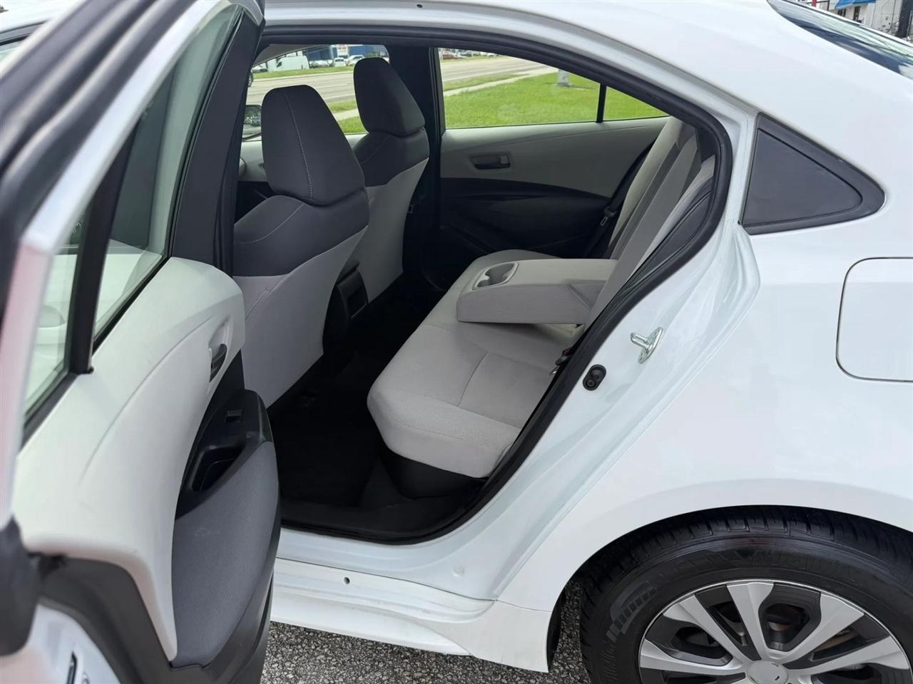 Toyota Corolla LE Hybrid 2022