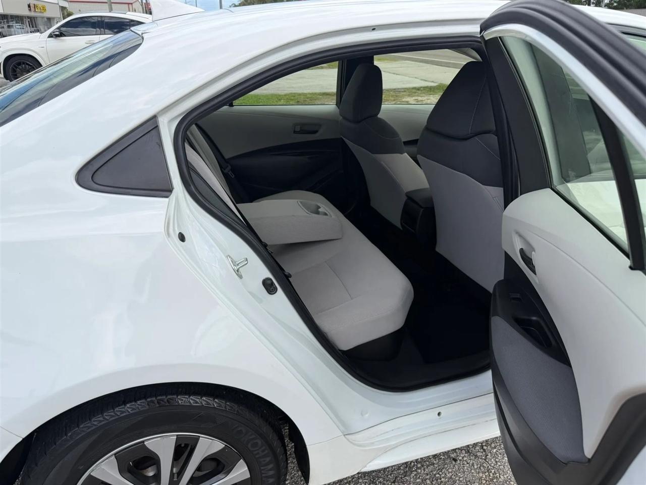 Toyota Corolla LE Hybrid 2022