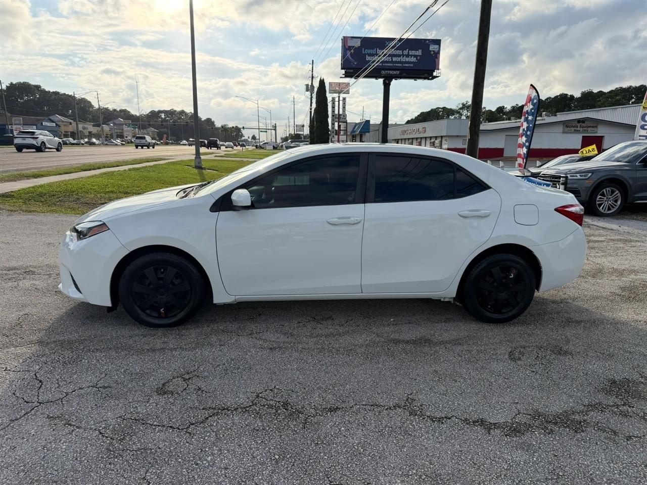Toyota Corolla L 4-Speed AT 2016