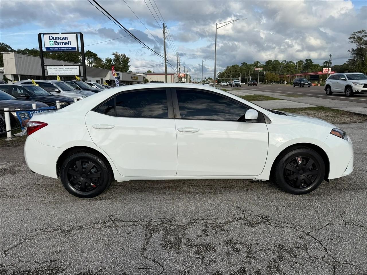 Toyota Corolla L 4-Speed AT 2016