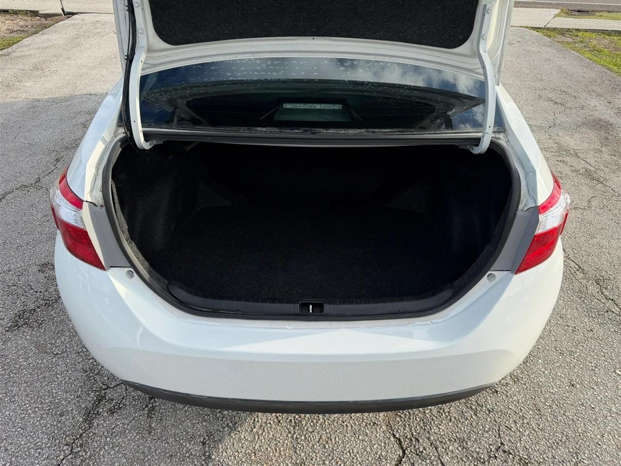 Toyota Corolla L 4-Speed AT 2016