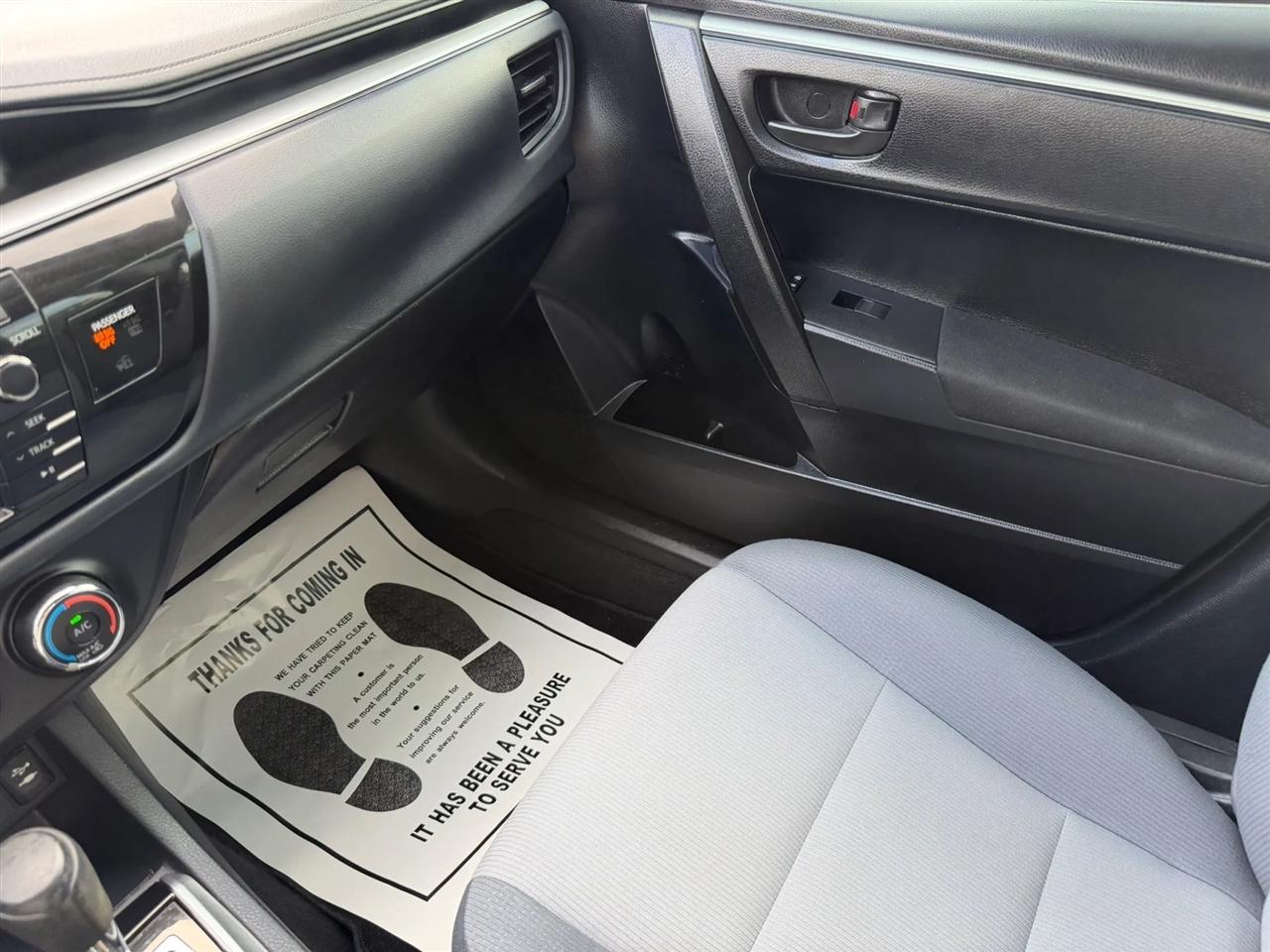 Toyota Corolla L 4-Speed AT 2016