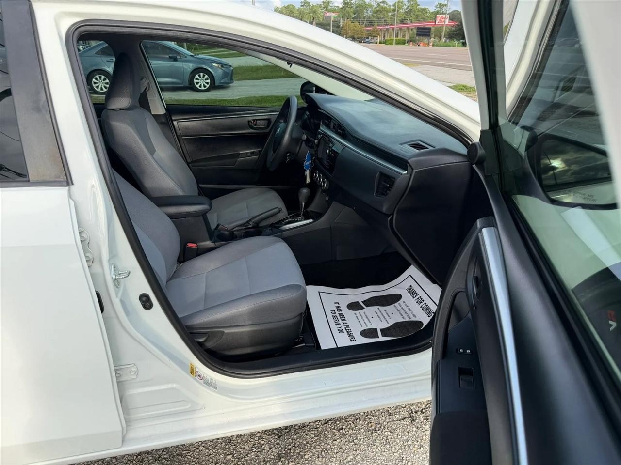Toyota Corolla L 4-Speed AT 2016
