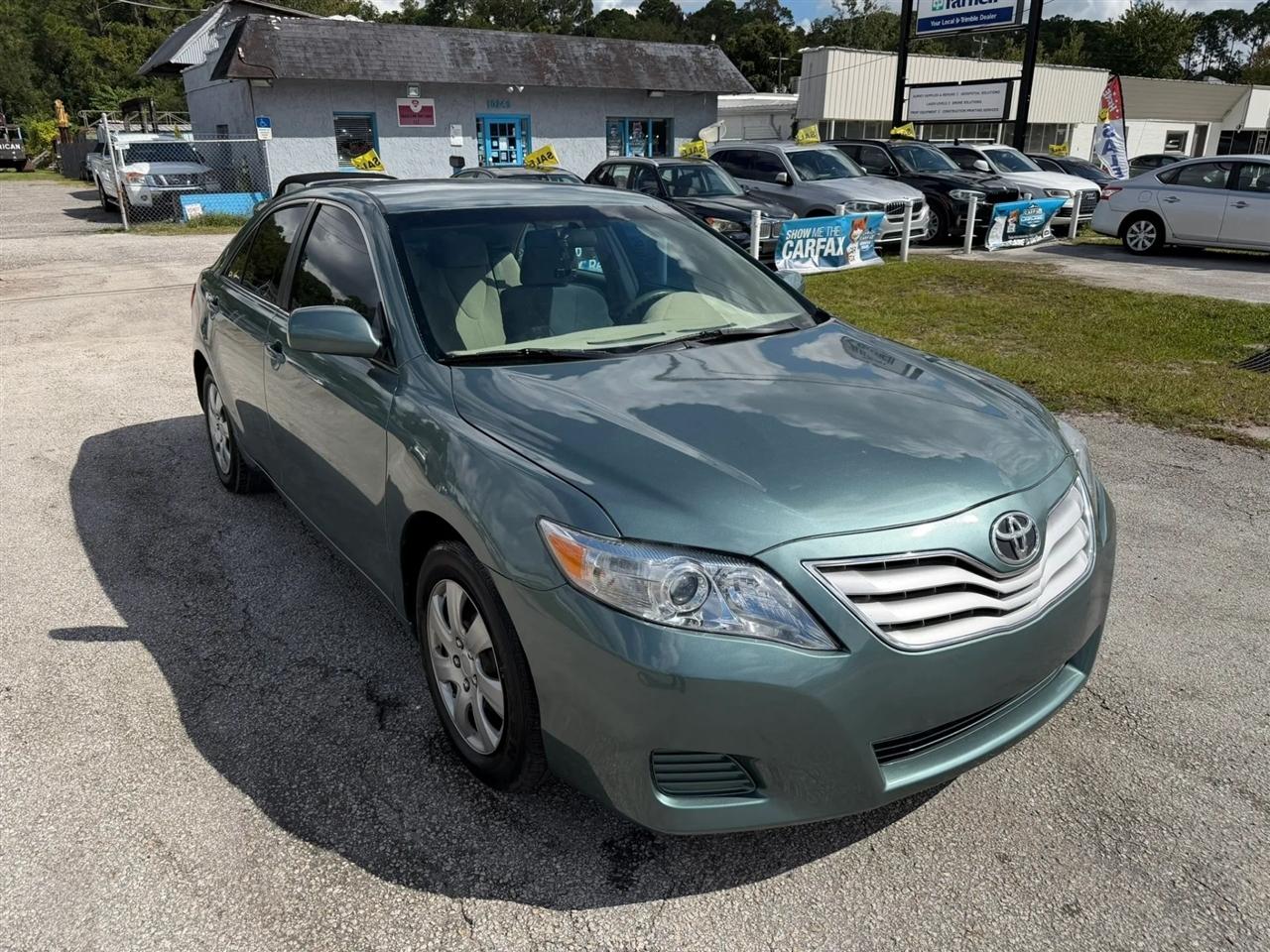 Toyota Camry LE 6-Spd AT 2011