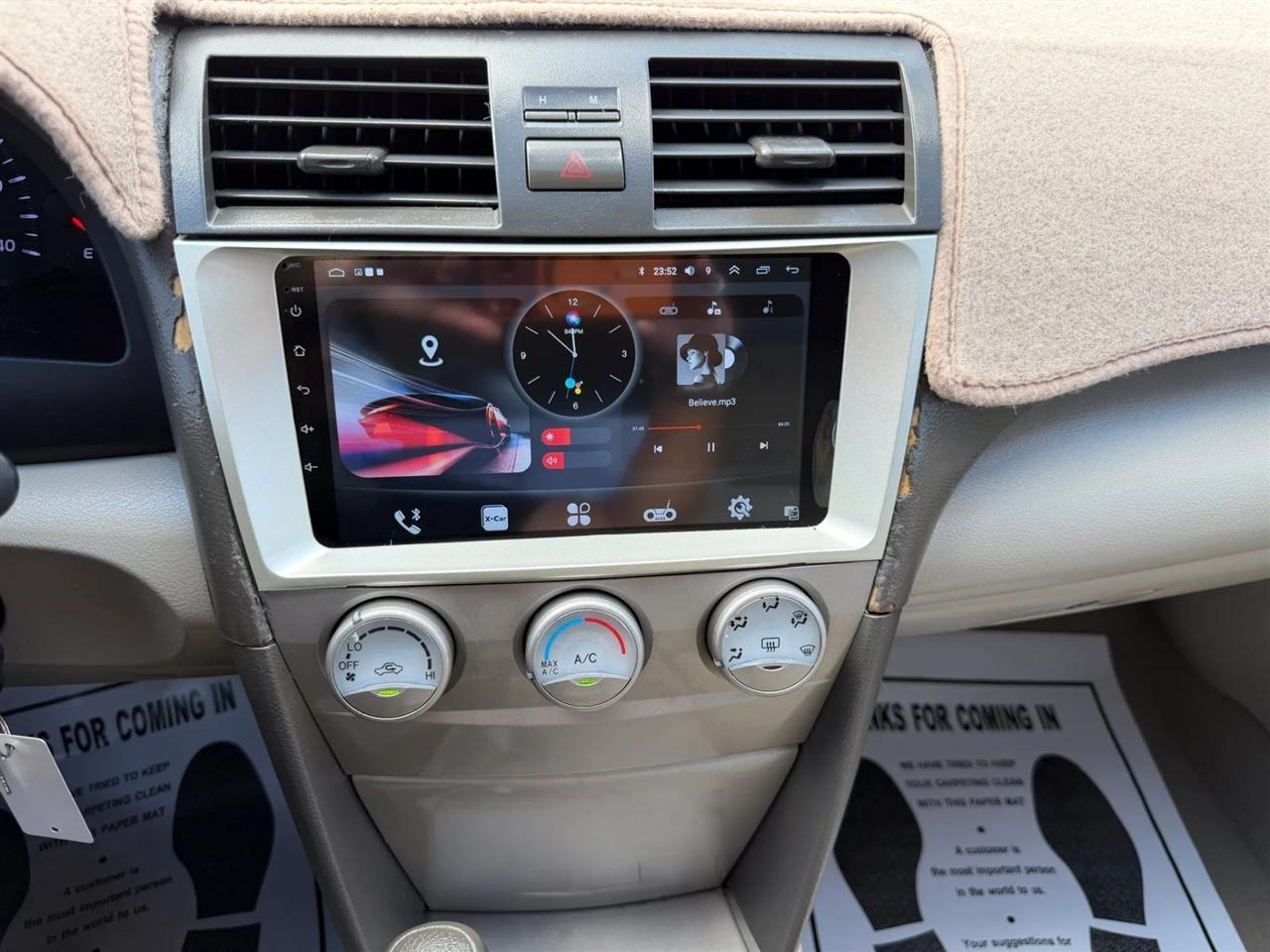 Toyota Camry LE 6-Spd AT 2011